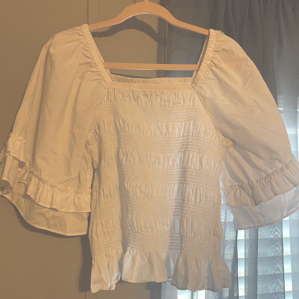 White puff sleeve shirt
